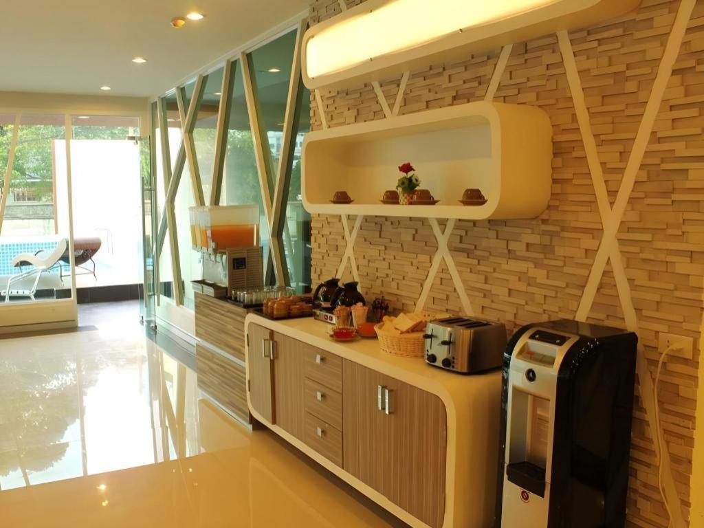 Chariot Pattaya Hotel Exterior photo