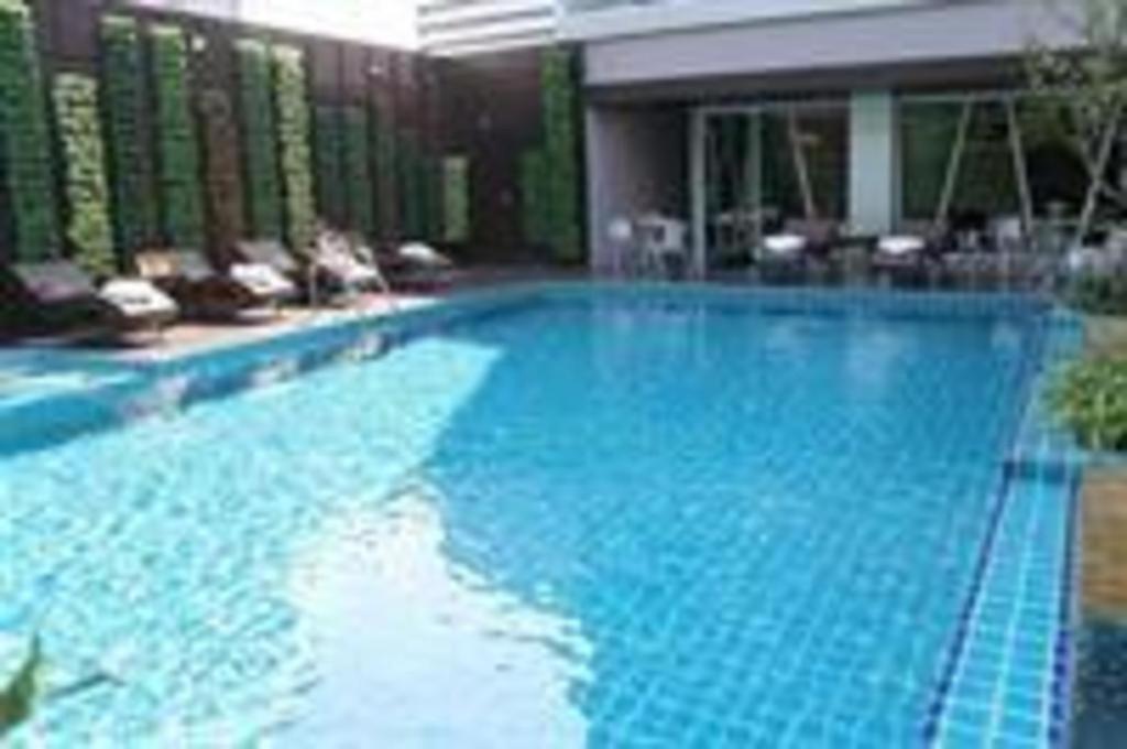 Chariot Pattaya Hotel Exterior photo