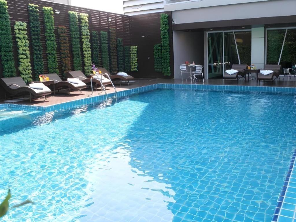 Chariot Pattaya Hotel Exterior photo