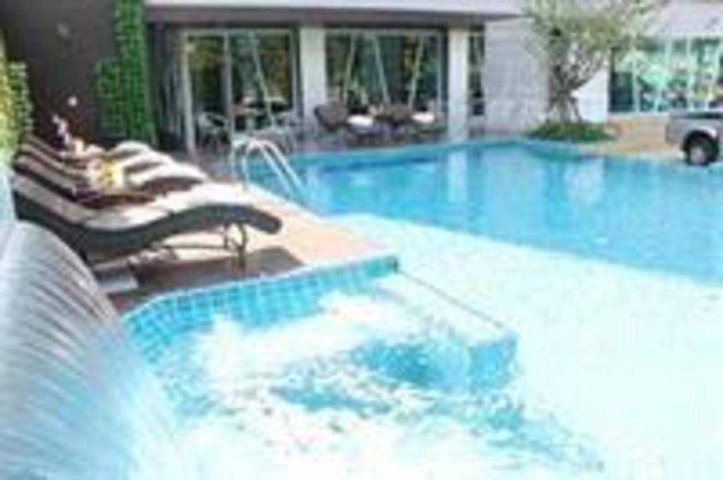Chariot Pattaya Hotel Exterior photo