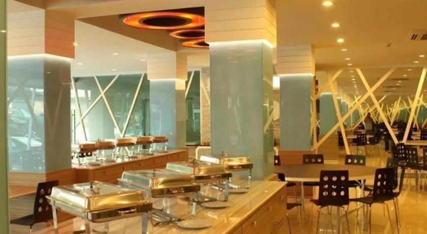 Chariot Pattaya Hotel Exterior photo
