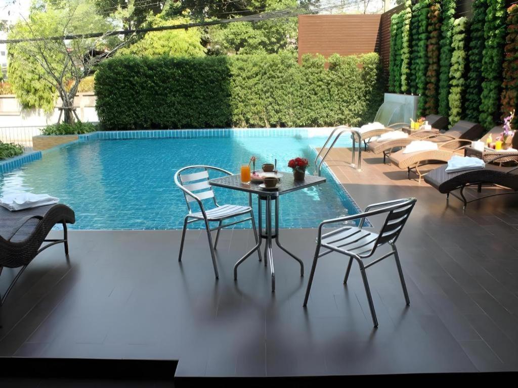 Chariot Pattaya Hotel Exterior photo